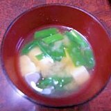 豆腐と青ネギの味噌汁